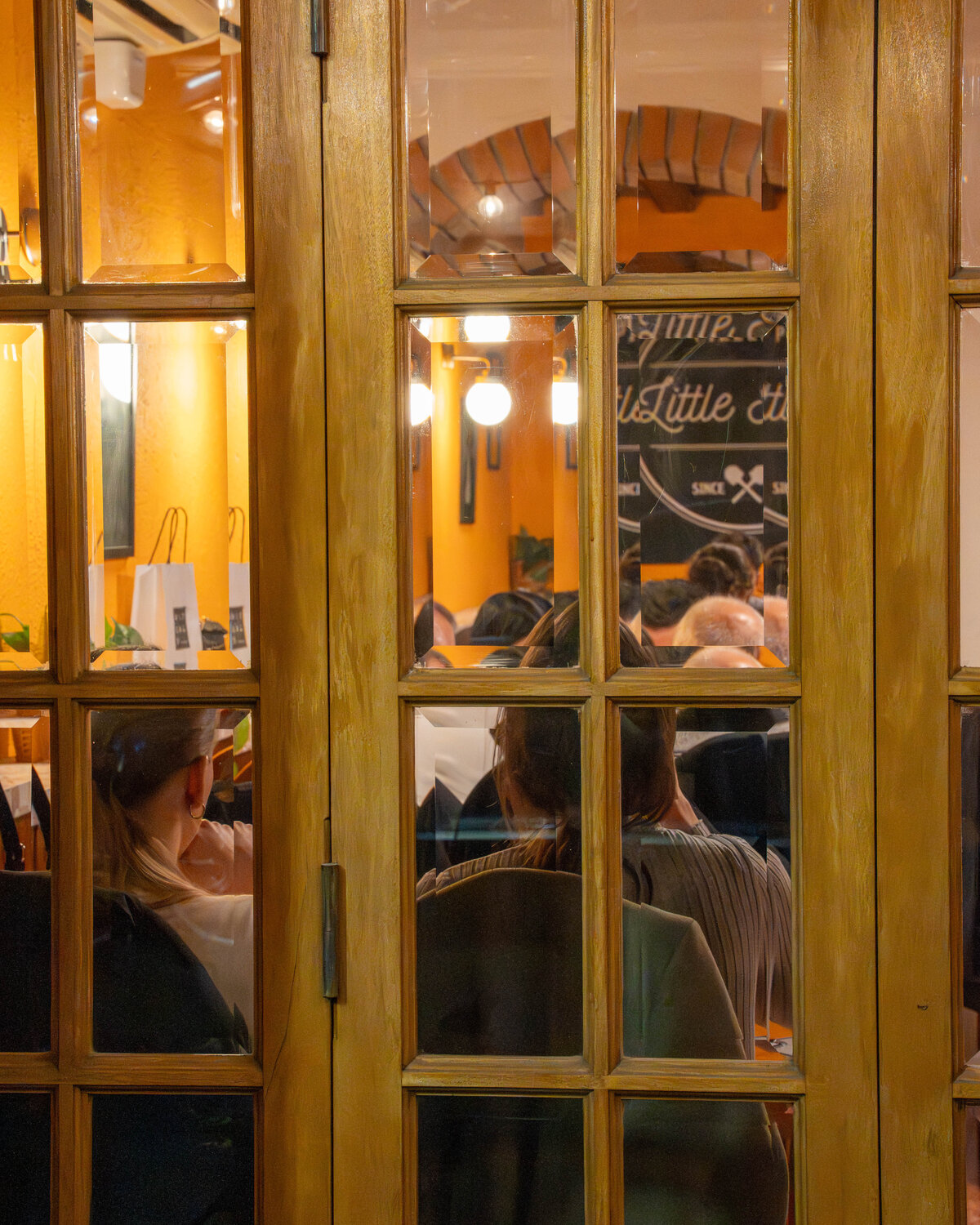 Interior del restaurante Little Italy